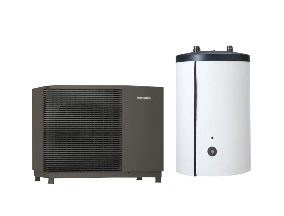 Freigestellte Wärmepumpe und Pufferspeicher von Stiebel Eltron.